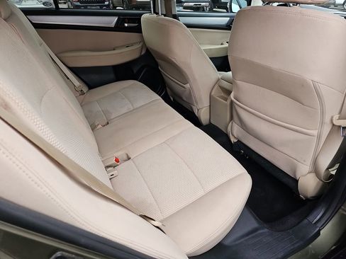 Used 2017 Subaru Outback 2.5i Premium image 14