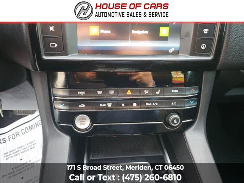Used 2018 Jaguar F-PACE Premium AWD/4WD image 34