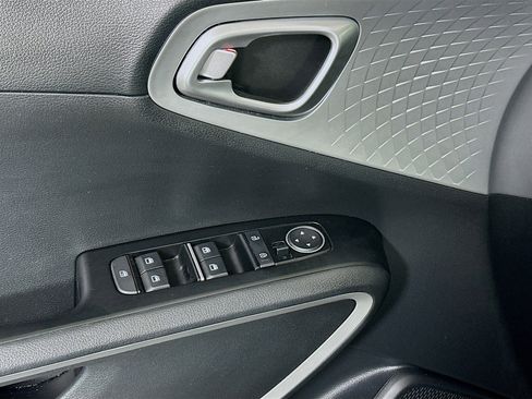 Used 2024 Kia Soul LX w/ Option Group 015 FWD image 14