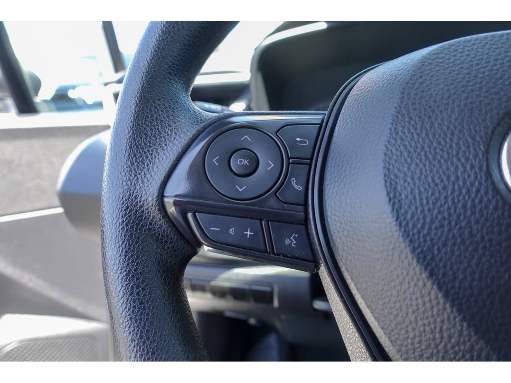 Used 2025 Toyota Corolla LE FWD image 14