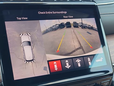 Used 2023 Jeep Grand Cherokee Summit w/ Luxury Tech Group V AWD/4WD image 32