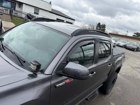 Used 2016 Toyota Tacoma TRD Off-Road w/ Premium & Technology Package AWD/4WD image 42