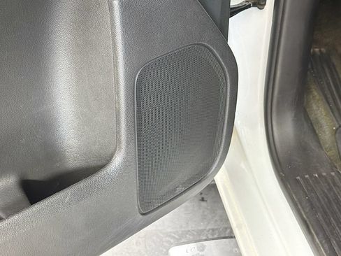 Used 2017 GMC Sierra 1500 SLE w/ SLE Value Package AWD/4WD image 18