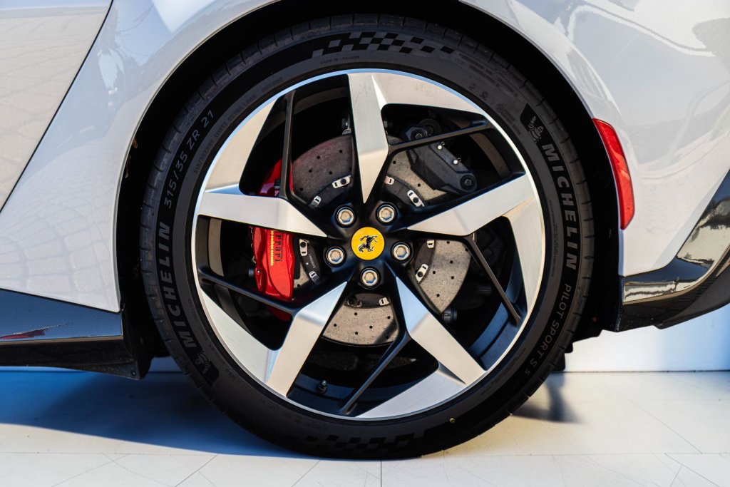 Certified 2025 Ferrari 12Cilindri RWD image 63