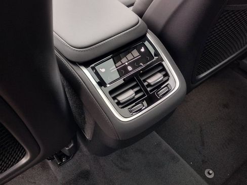 New 2026 Volvo XC90 B6 Ultra w/ Protection Package image 23