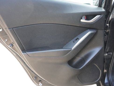 Used 2016 MAZDA MAZDA3 i Touring FWD image 19