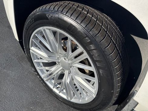 Used 2019 Chevrolet Suburban Premier image 11