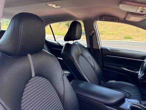 Used 2022 Toyota Camry SE FWD image 29