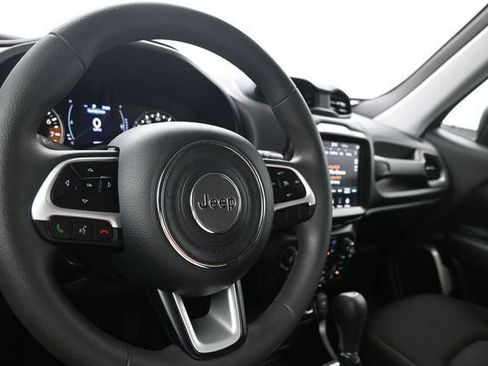 Used 2023 Jeep Renegade Latitude AWD/4WD image 10
