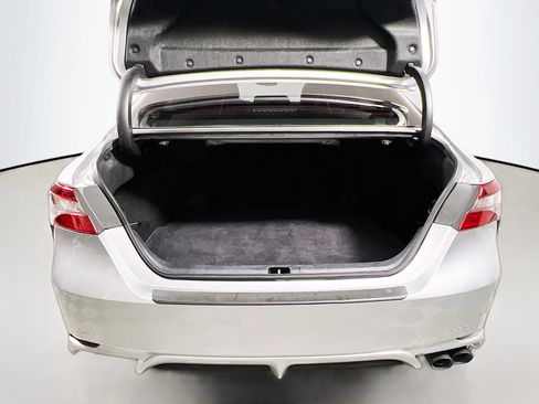 Used 2024 Toyota Camry SE image 34