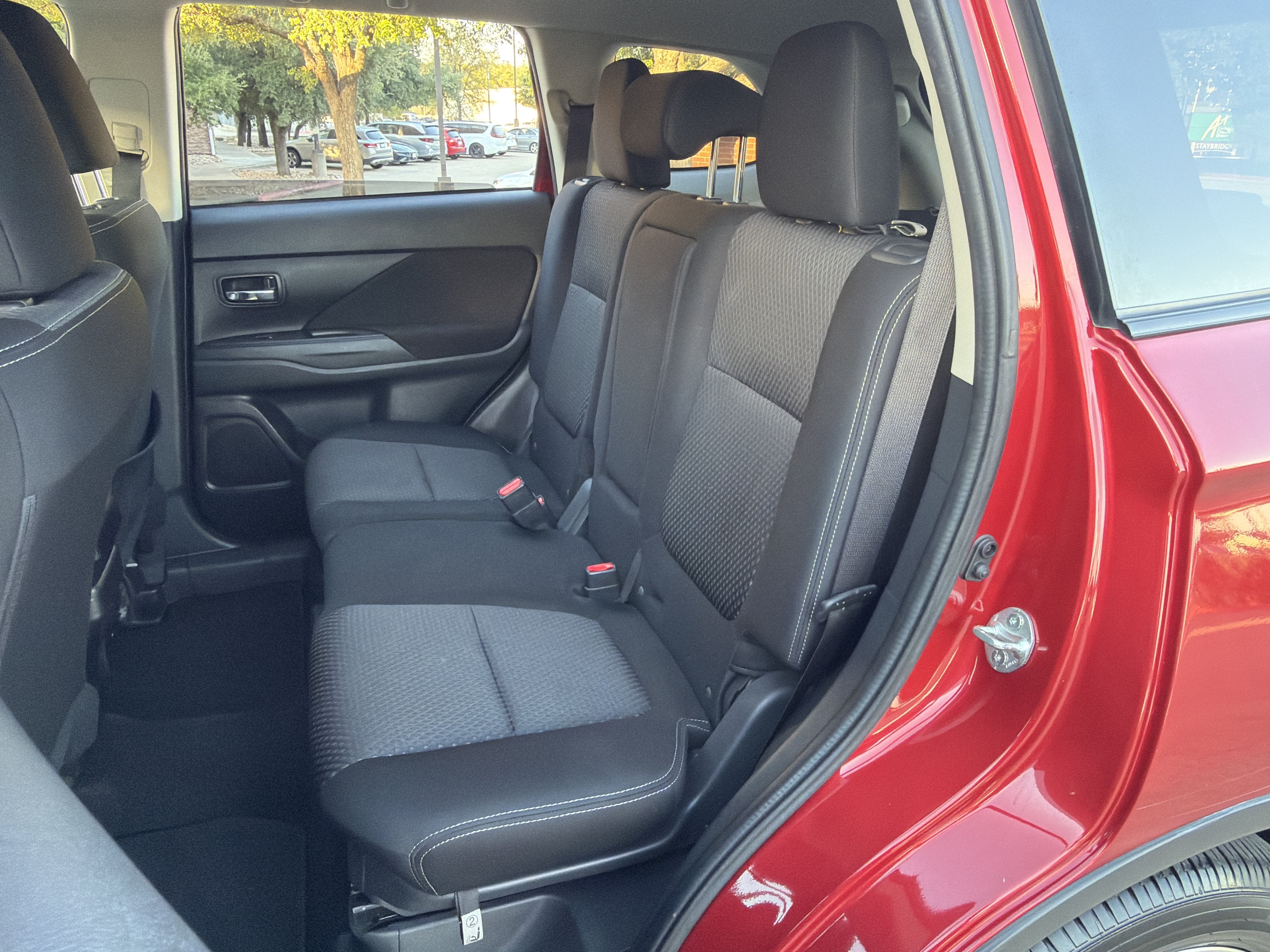 Used 2018 Mitsubishi Outlander SE FWD image 20
