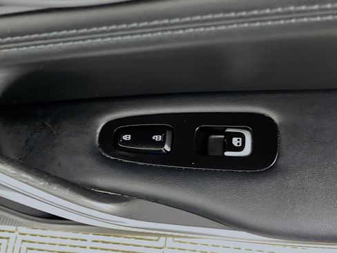 Used 2018 Kia Stinger Premium image 32