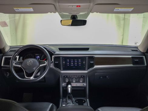 Used 2021 Volkswagen Atlas SE image 24