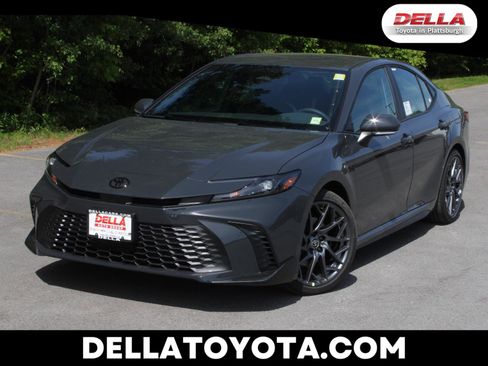 New 2026 Toyota Camry SE FWD image 1