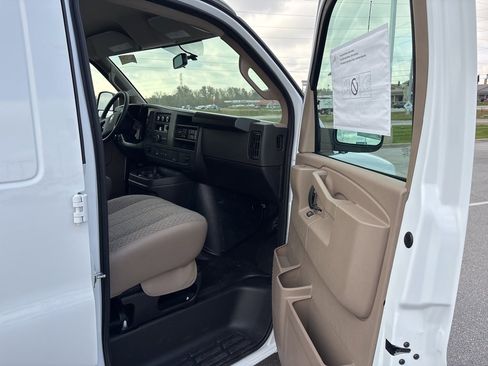 New 2025 Chevrolet Express 2500 image 15