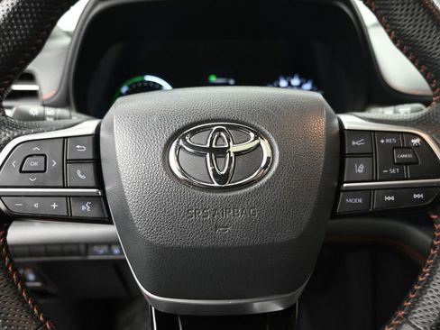 Used 2023 Toyota Sienna XSE AWD/4WD image 15