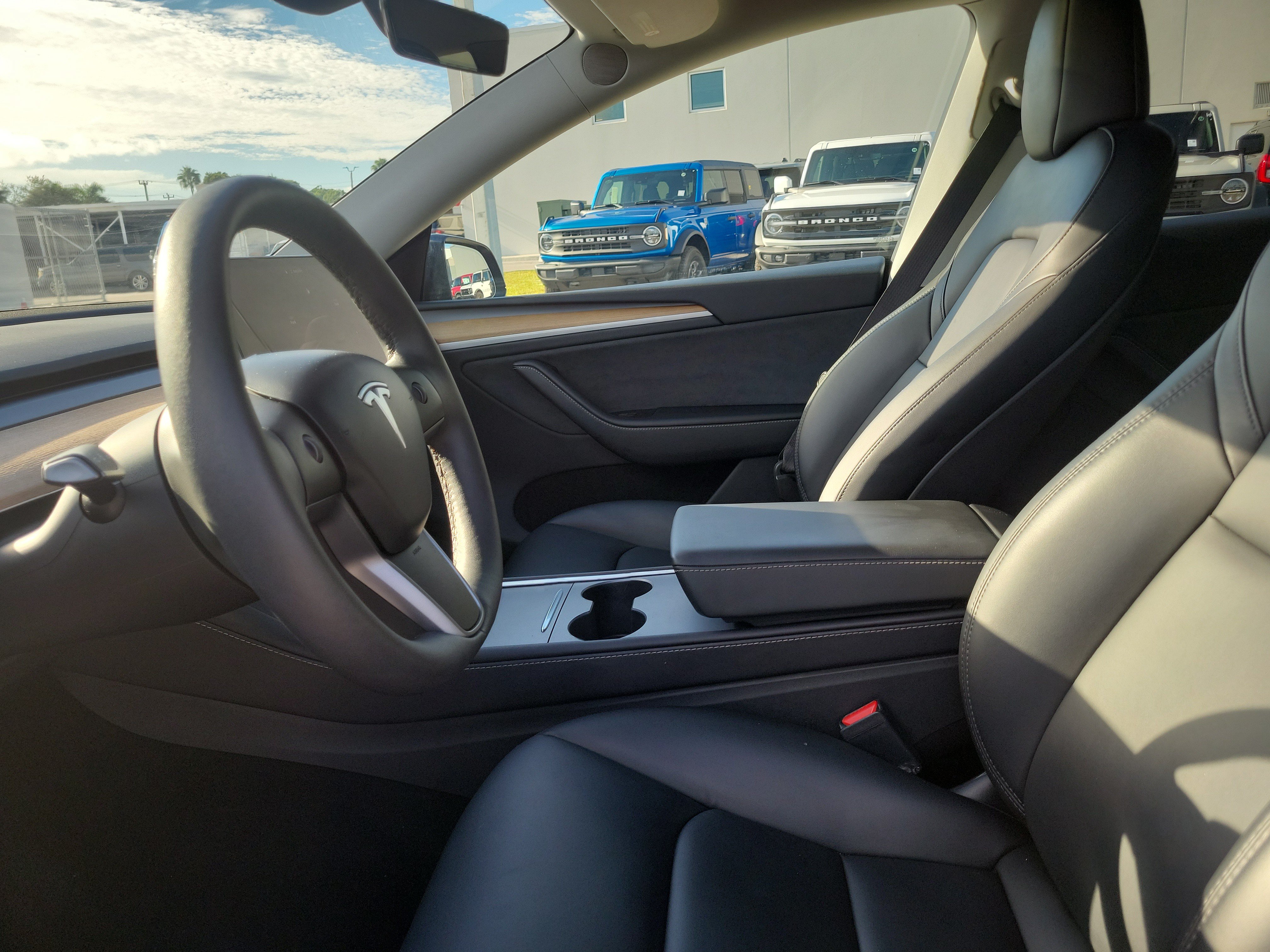 Used 2024 Tesla Model Y Long Range AWD/4WD image 20