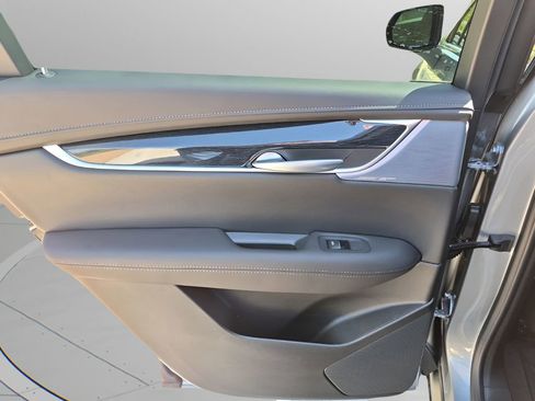 New 2026 Cadillac XT5 Premium Luxury w/ LPO, ONYX Package FWD image 17