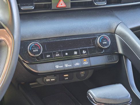 Used 2025 Hyundai Elantra Sport FWD image 25