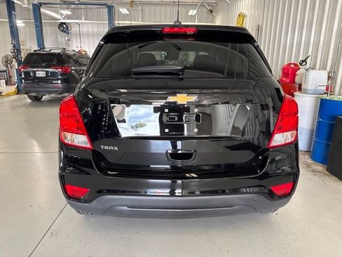 Used 2019 Chevrolet Trax LS w/ Tint and Cruise Package FWD image 7