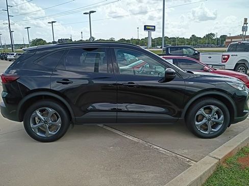 Used 2025 Ford Escape ST-Line Select AWD/4WD image 4