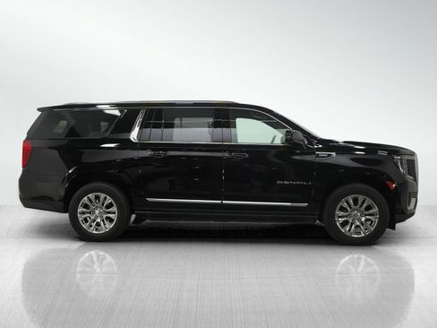 Used 2023 GMC Yukon XL Denali w/ Advanced Technology Package image 7