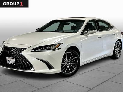 Used 2025 Lexus ES 300h w/ Premium Package