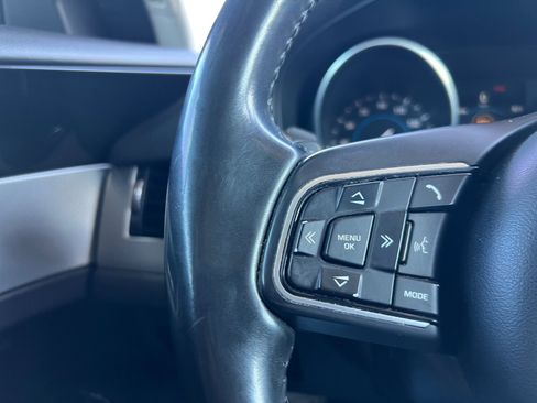 Used 2017 Jaguar XF Premium image 17