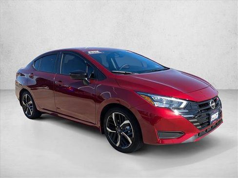 Used 2023 Nissan Versa SR w/ Lighting Package image 3