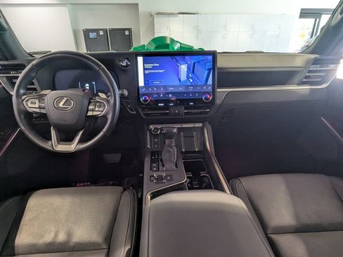 Used 2024 Lexus GX 550 w/ Cold Area Package AWD/4WD image 14