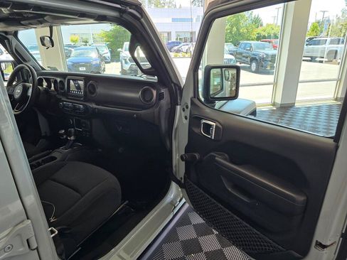 Used 2023 Jeep Wrangler Unlimited Sport AWD/4WD image 40