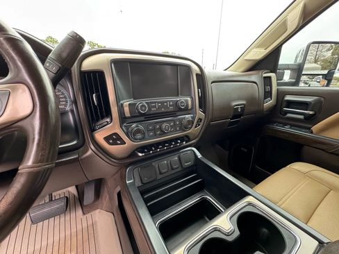 Used 2018 GMC Sierra 3500 Denali w/ Duramax Plus Package image 13