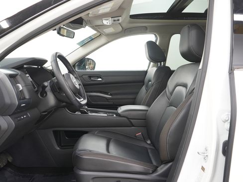 Used 2024 Nissan Pathfinder SL w/ SL Premium Package AWD/4WD image 26