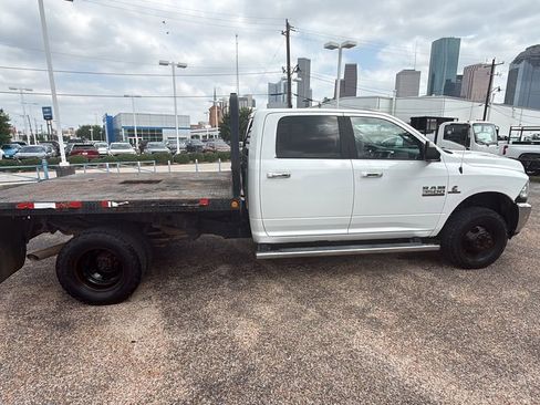 Used 2018 RAM 3500 SLT AWD/4WD image 15