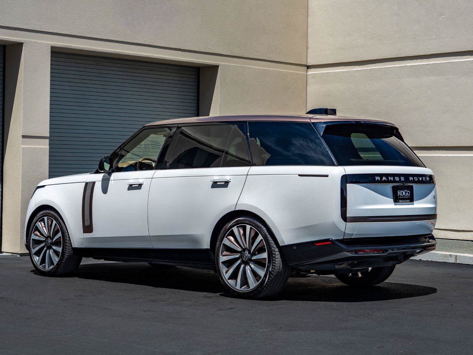 Used 2022 Land Rover Range Rover SV AWD/4WD image 6