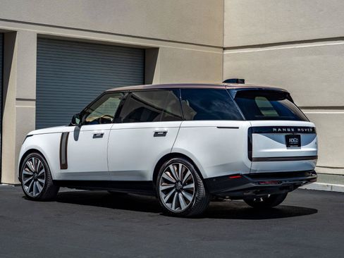 Used 2022 Land Rover Range Rover SV AWD/4WD image 6