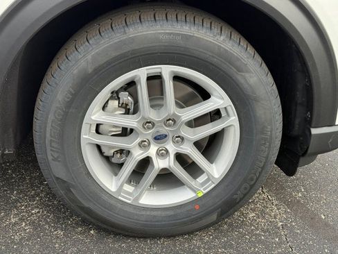 New 2026 Ford Explorer Active RWD image 10