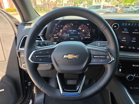 New 2026 Chevrolet Suburban Premier RWD image 17