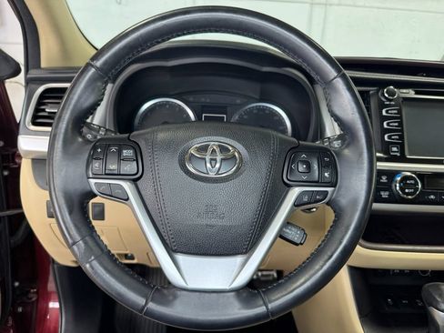 Used 2018 Toyota Highlander Limited AWD/4WD image 15