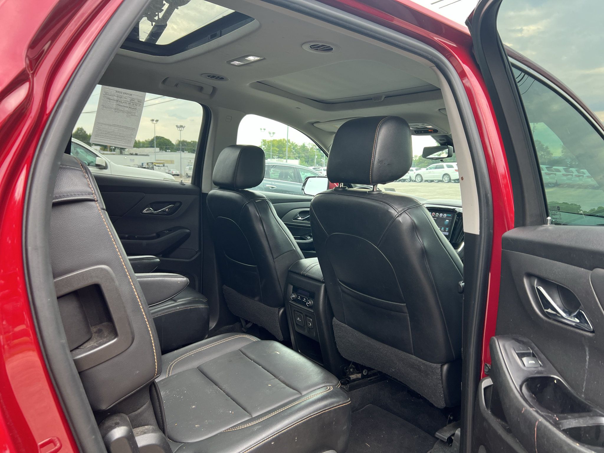 Used 2019 Chevrolet Traverse LT w/ LT Premium Package AWD/4WD image 10