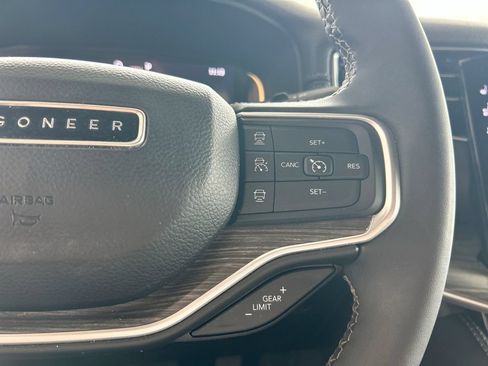 Used 2024 Jeep Wagoneer Series II AWD/4WD image 19