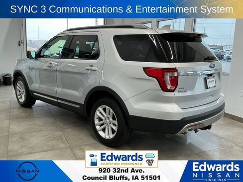 Used 2017 Ford Explorer XLT w/ Equipment Group 201A FWD image 6