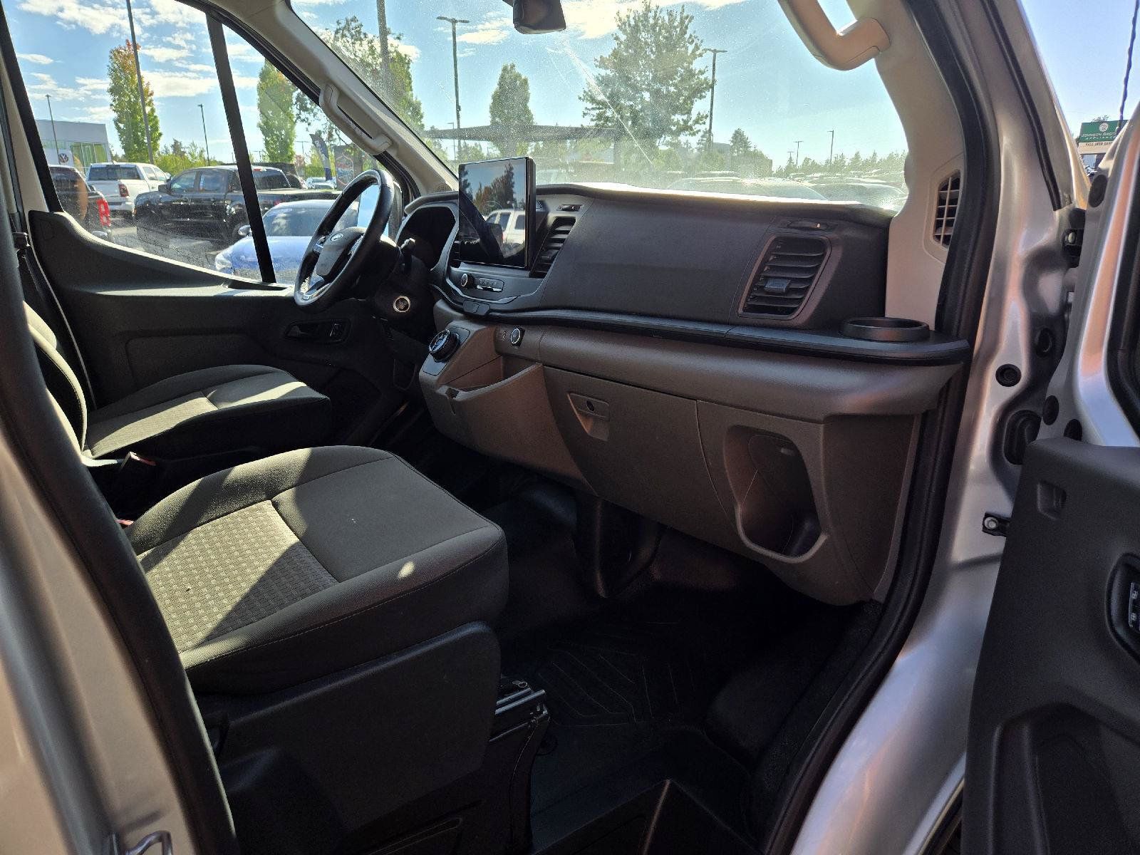 Used 2022 Ford E-Transit Medium Roof w/ Parcel Delivery Package RWD image 11