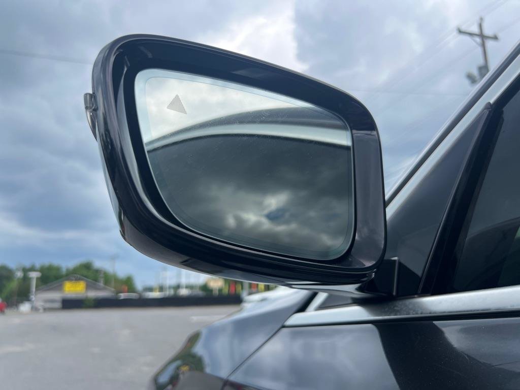 Used 2021 BMW 330i Sedan RWD image 9