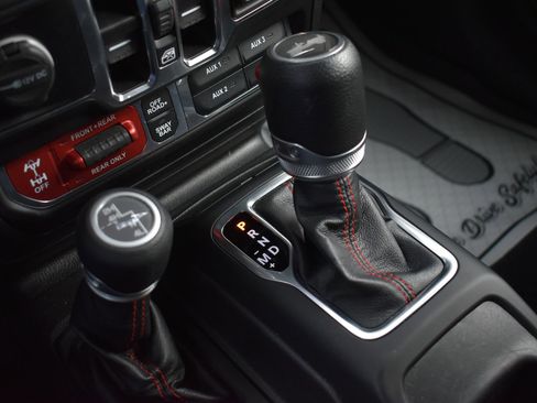 Used 2021 Jeep Wrangler Unlimited Rubicon w/ Dual Top Group image 31