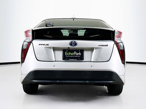 Used 2017 Toyota Prius Four w/ Advanced Technology Package FWD image 7