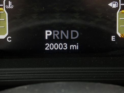 Used 2025 Jeep Wrangler Unlimited Rubicon image 16