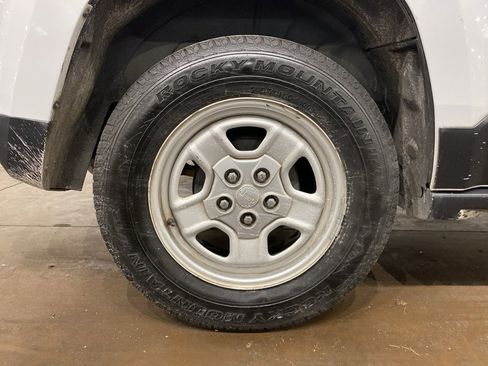 Used 2015 Jeep Patriot Sport w/ Power Value Group image 15