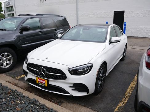 Used 2023 Mercedes-Benz E 350 4MATIC Sedan image 3