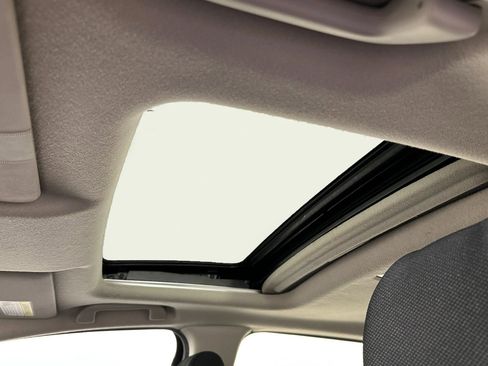 Used 2016 Honda Fit EX image 33